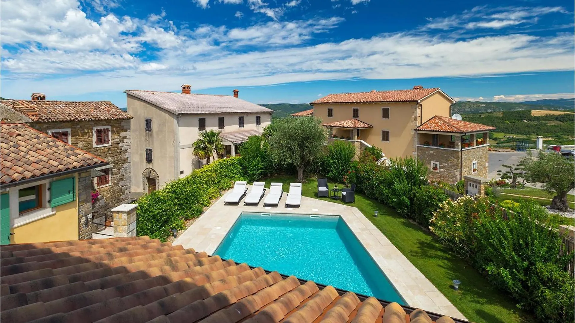 Villa Benvenuti Motovun 0*,  Croatia
